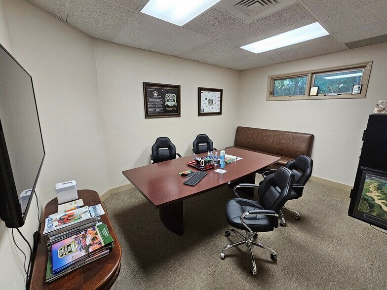 More Photos Of 2732 Capital NE, Tallahassee Medical For Sale