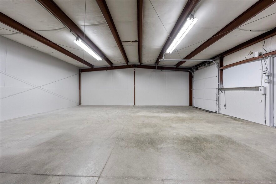 More Photos Of 616 NW 1st St, Richmond Industrial For Sale