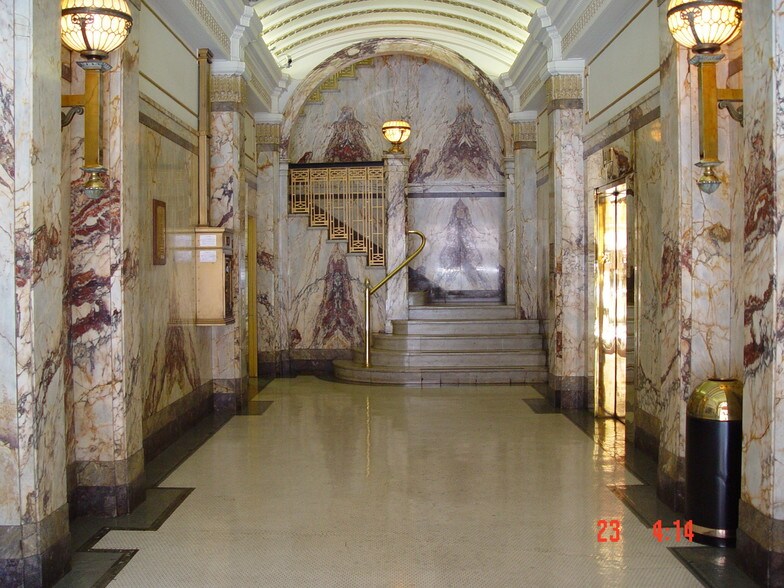 More Photos Of 118 Broadway St, San Antonio Office For Lease