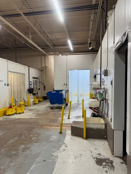 More Photos Of 8716 SE 15th St, Oklahoma City Distribution For Sale