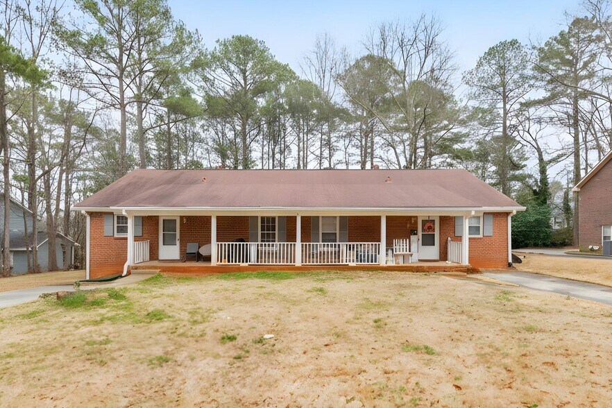 Primary Photo Of 145 Hunters Ln, Fayetteville Multifamily For Sale