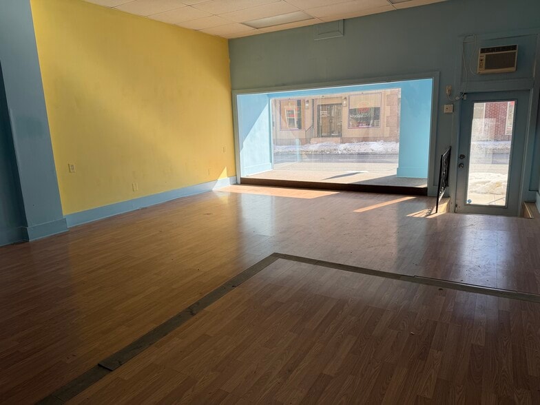 More Photos Of 19 E High St, Elizabethtown Apartments For Lease