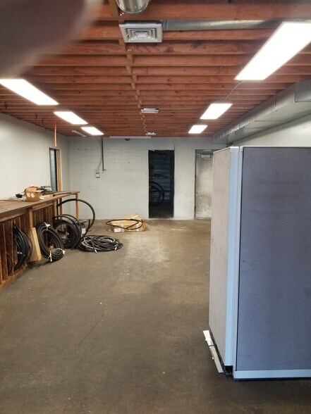 More Photos Of 742 Ashland Ave, Folcroft Warehouse For Lease
