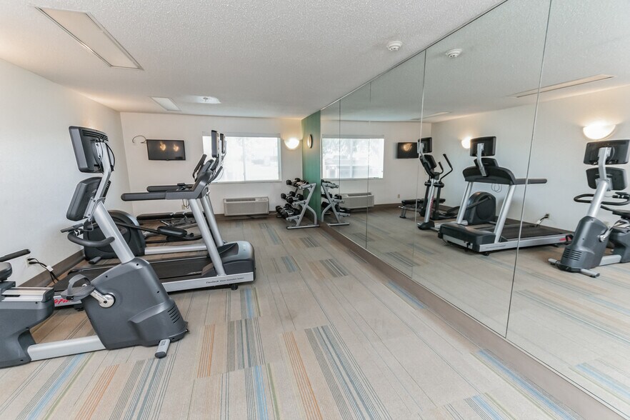 More Photos Of 11555 Upper Gilchrist Rd, Mount Vernon Hotel For Sale