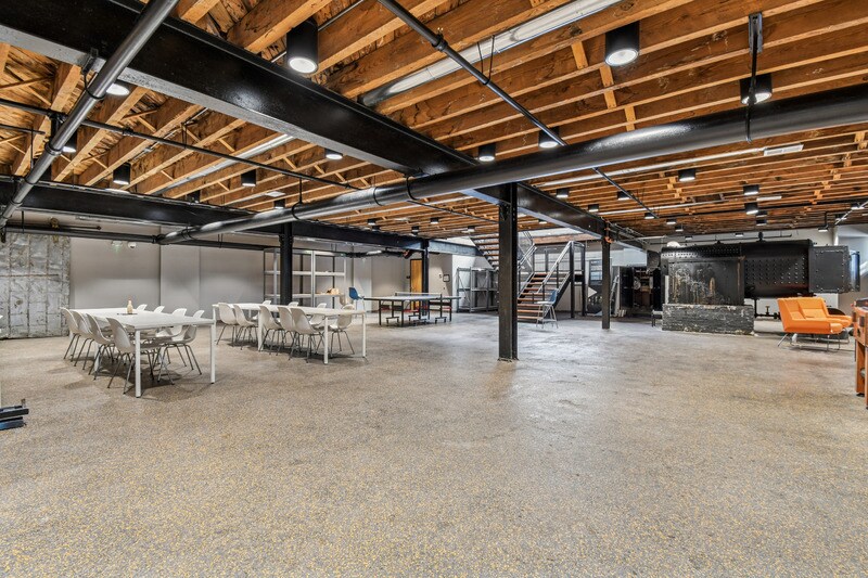 More Photos Of 3840 Bank St, Baltimore Flex For Sale