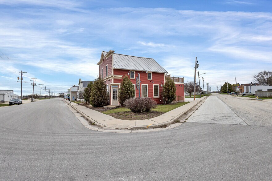 More Photos Of 20931 Main St, Collins Restaurant For Sale