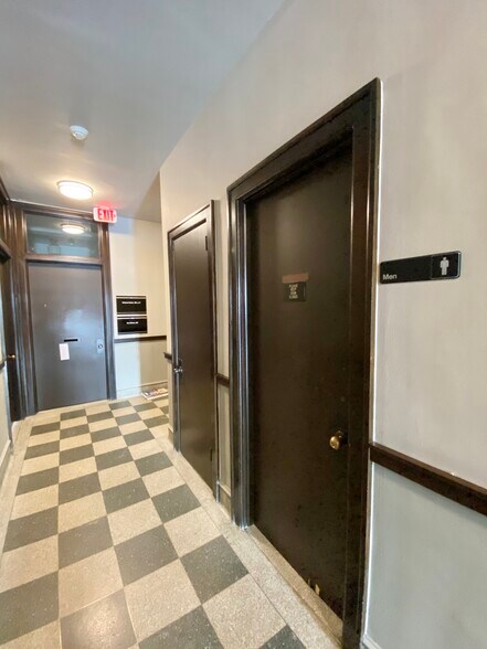 More Photos Of 200-202 E Washington St, Ann Arbor Medical For Lease