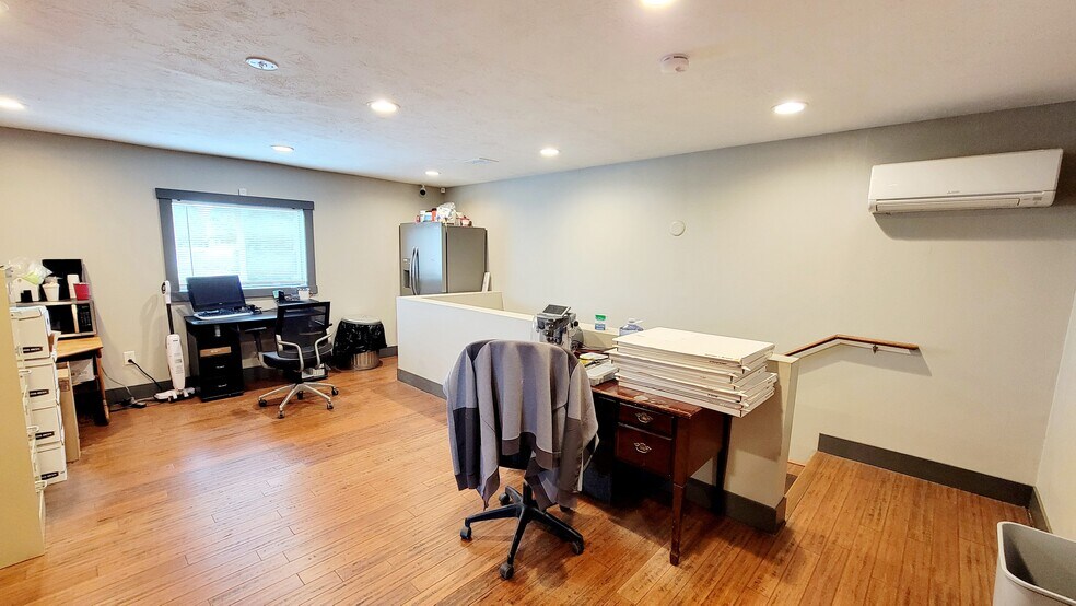 More Photos Of 4045 State St, Salem Auto Dealership For Sale