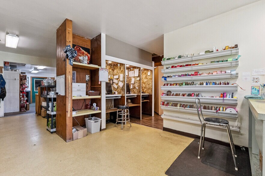 More Photos Of 1126 E State St, Sycamore Storefront Retail Residential For Lease