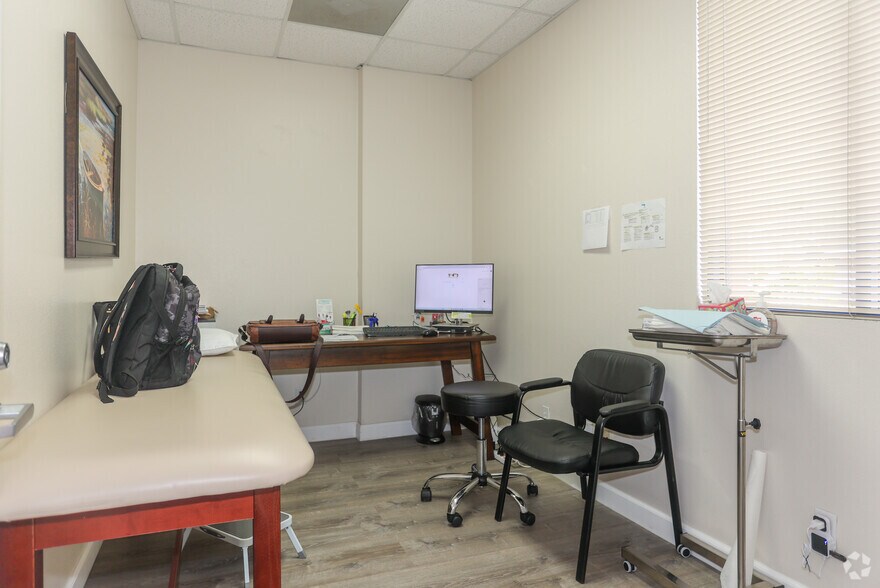 More Photos Of 1045-1085 N John Young Pky, Kissimmee Medical For Sale