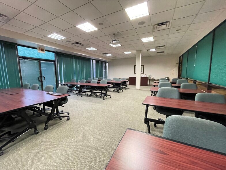 More Photos Of 7201 Nw 11th Pl, Gainesville Office For Sale