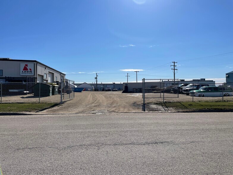 More Photos Of 11231 97 Av, Grande Prairie Warehouse For Lease