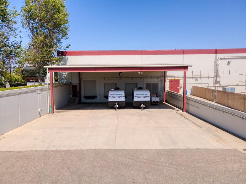 More Photos Of 2717 Aviation Way, Santa Maria Warehouse For Lease