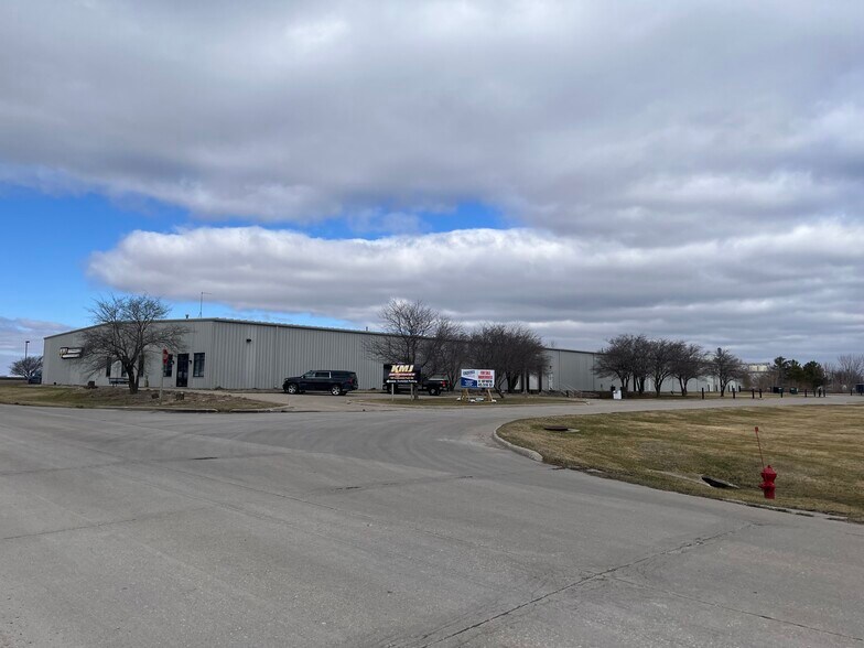 Primary Photo Of 107 Industrial Park Rd, Story City Warehouse For Sale