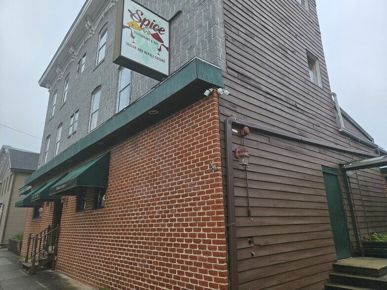 More Photos Of 125 W Main St, Mechanicsburg Restaurant For Sale
