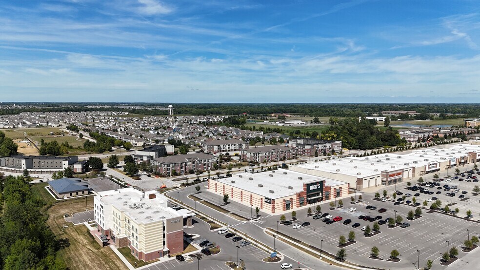 More Photos Of 6054 Gateway Dr, Whitestown Medical For Lease