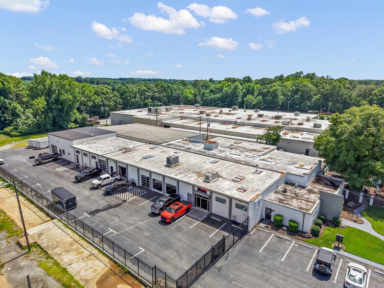 Primary Photo Of 4827 Gate City Blvd, Greensboro Showroom For Lease