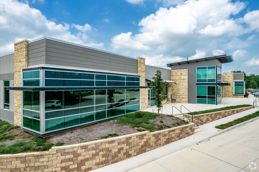 More Photos Of 17215 Jones Maltsberger Rd, San Antonio Office For Lease