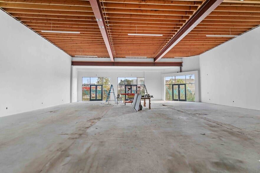 More Photos Of 5933 Vineland Ave, North Hollywood Storefront For Lease