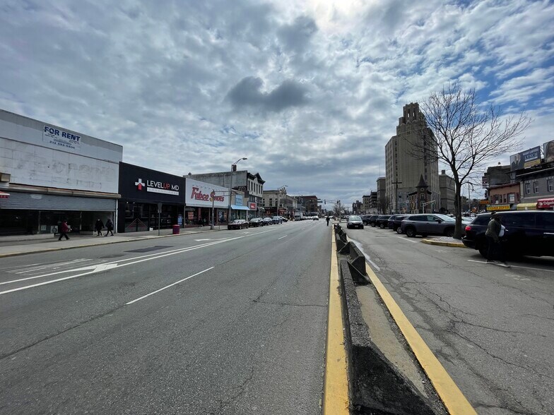More Photos Of 704 Main Ave, Passaic Storefront For Lease