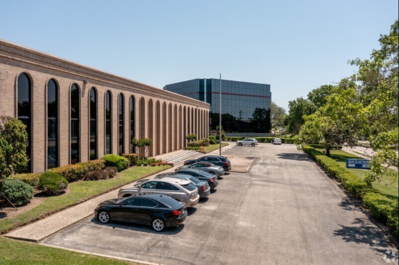 More Photos Of 1002 Gemini St, Houston Office For Lease