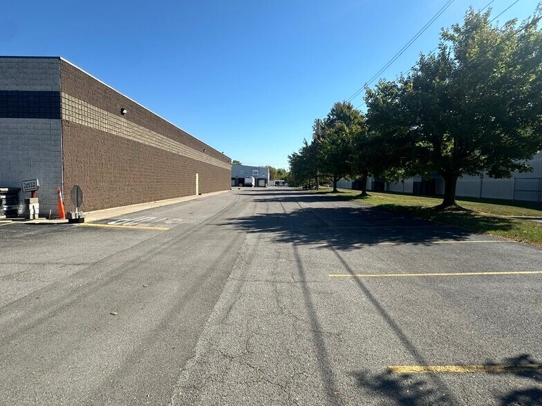 More Photos Of 2335 Union Rd, Cheektowaga Distribution For Sale