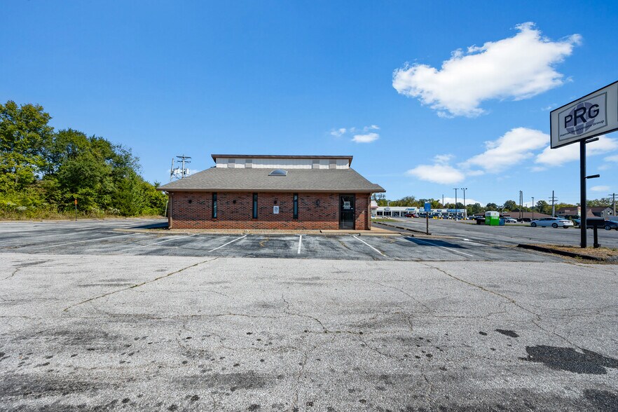 More Photos Of 8600 Daniel Dunkin Commercial Blvd, Pevely General Retail For Sale