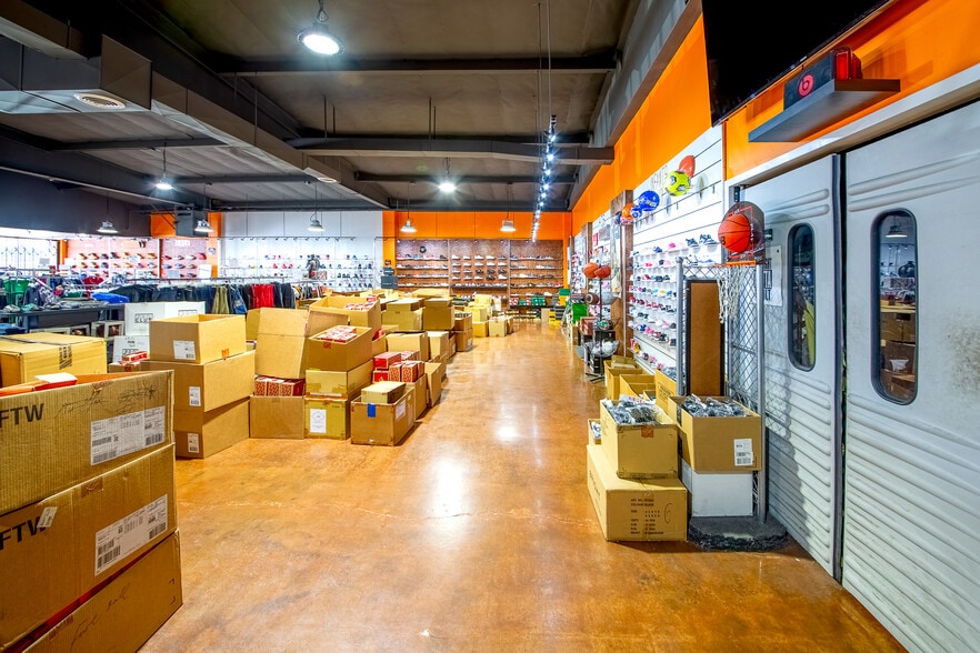 More Photos Of 333 S Brookhurst Rd, Fullerton Freestanding For Sale