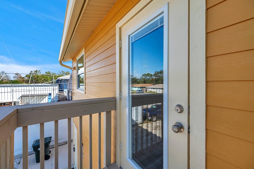 More Photos Of 7949 Ulmerton Rd, Largo Storefront For Sale