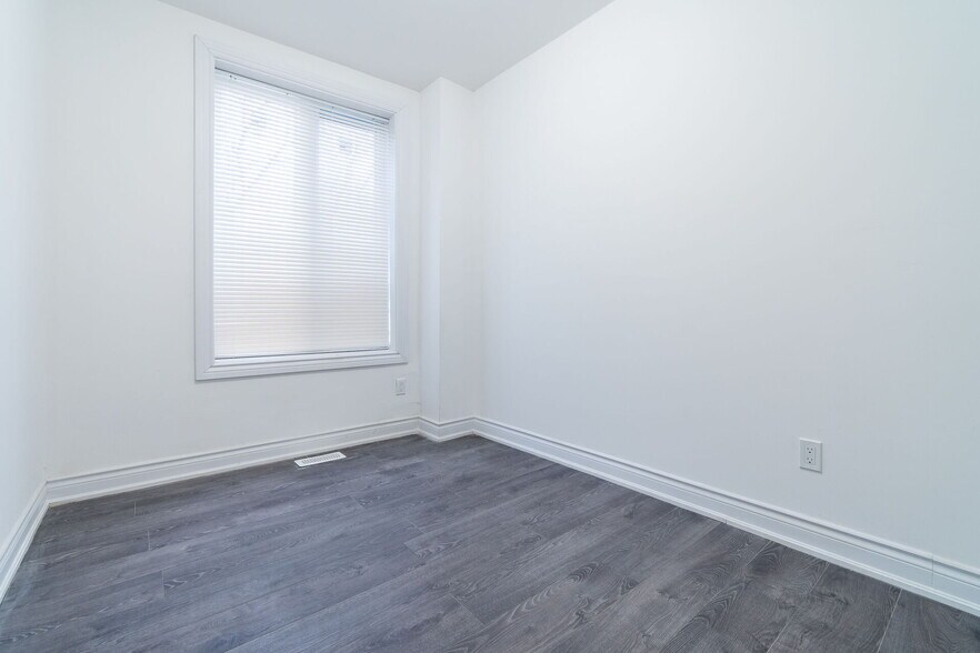 More Photos Of 910 Burlington St E, Hamilton Apartments For Sale