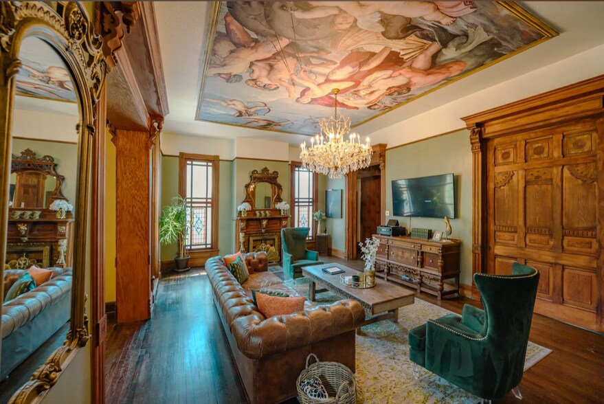 More Photos Of 310 Ball Park Loop, Denison Hospitality For Sale