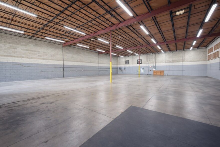 More Photos Of 503-553 W Grant St, Orlando Warehouse For Lease