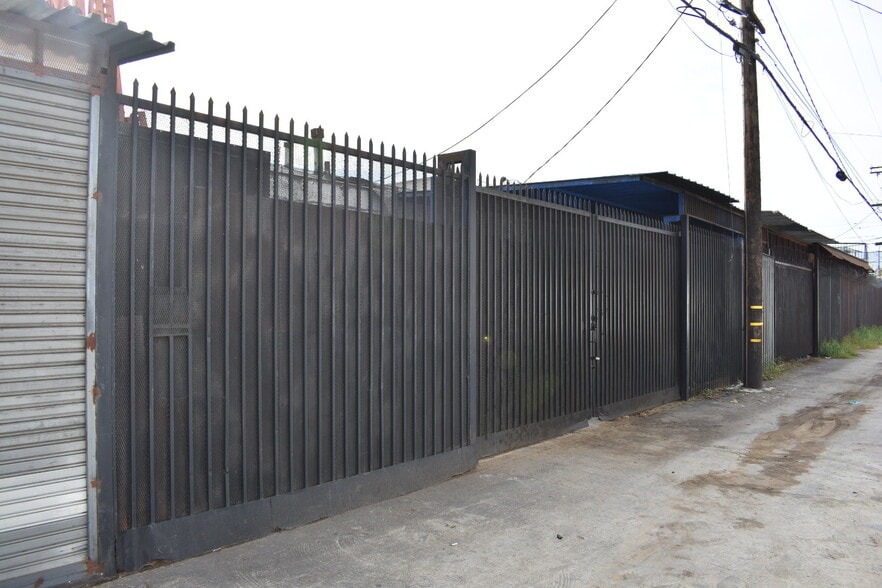 More Photos Of 8614-8616 Mettler St, Los Angeles Industrial For Sale