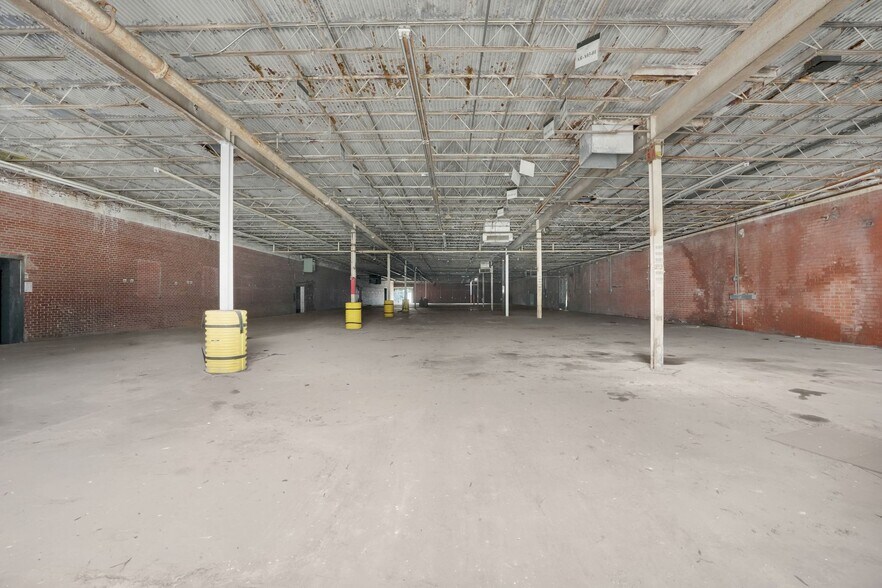 More Photos Of 900 W Academy St, Cherryville Manufacturing For Sale