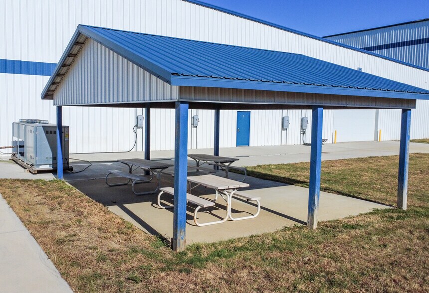 More Photos Of 100 Quality Park Dr, Beresford Manufacturing For Sale