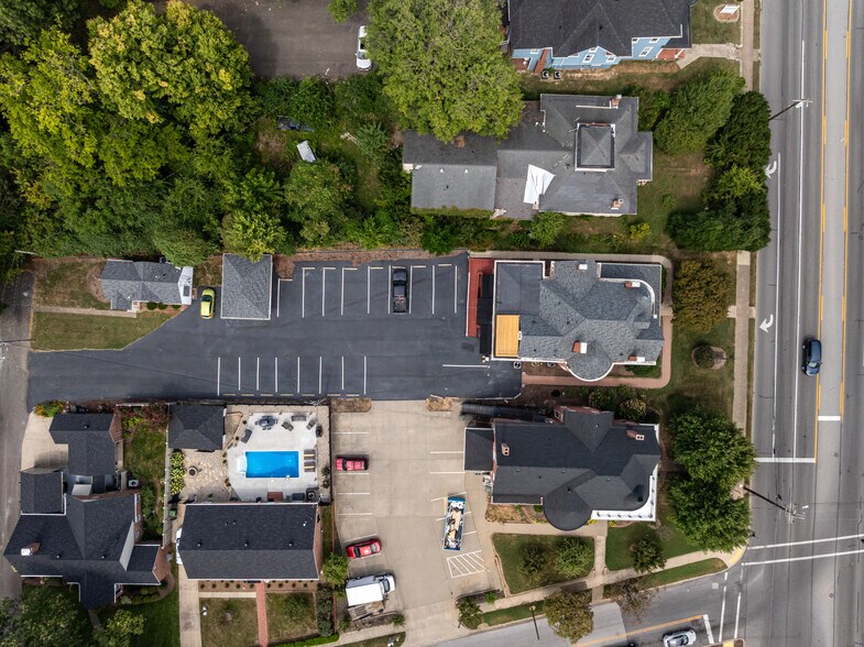 More Photos Of 1542 Frederica St, Owensboro Office Residential For Sale