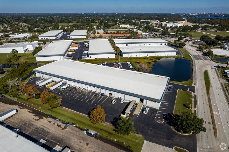 More Photos Of 3320 Vineland Rd, Orlando Unknown For Lease