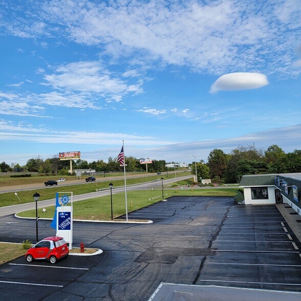 More Photos Of 11100-11118 Veterans Memorial Pky, Lake Saint Louis Storefront Retail Office For Lease