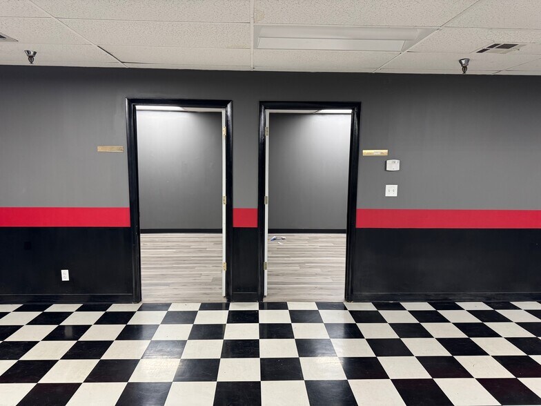 More Photos Of 7700 E 38th St, Tulsa Manufacturing For Lease