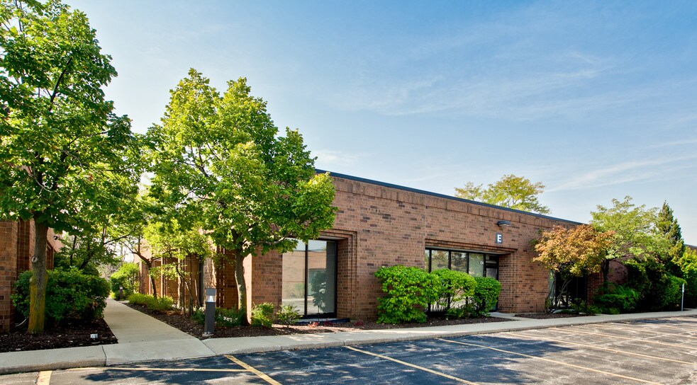 More Photos Of 747 Church Rd, Elmhurst Unknown For Lease