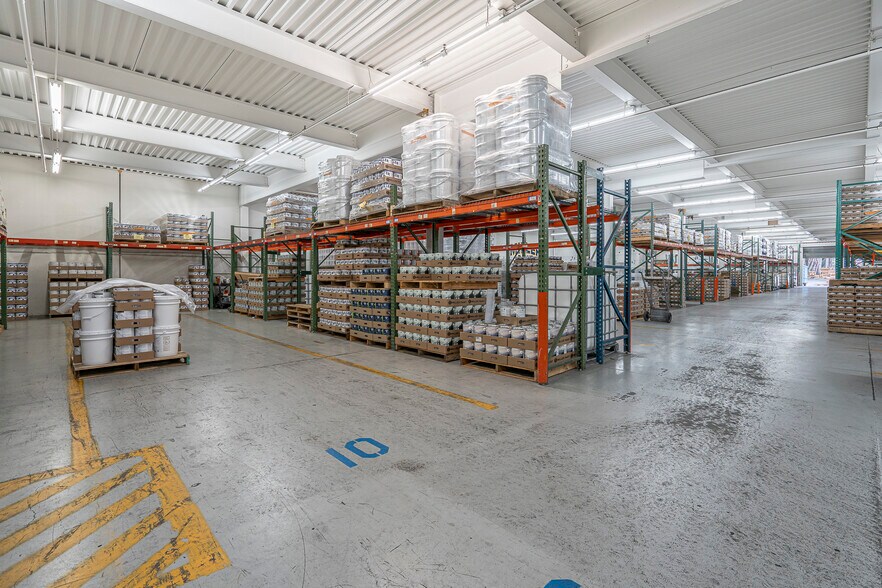 More Photos Of 12812 NE Whitaker Way, Portland Warehouse For Lease