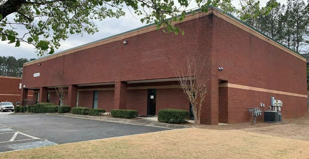 More Photos Of 1845 S Lee Ct, Buford Flex For Lease