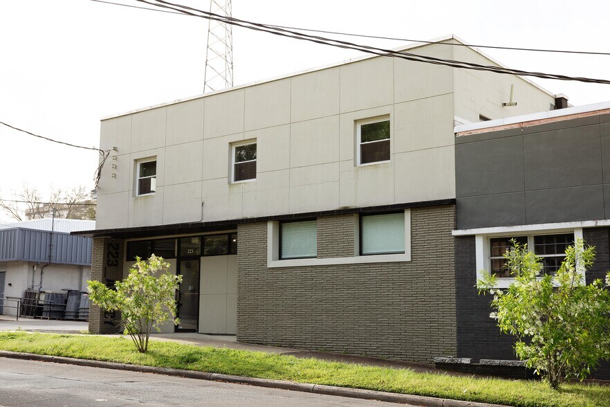 More Photos Of 223 W Carolina St, Tallahassee Office For Sale