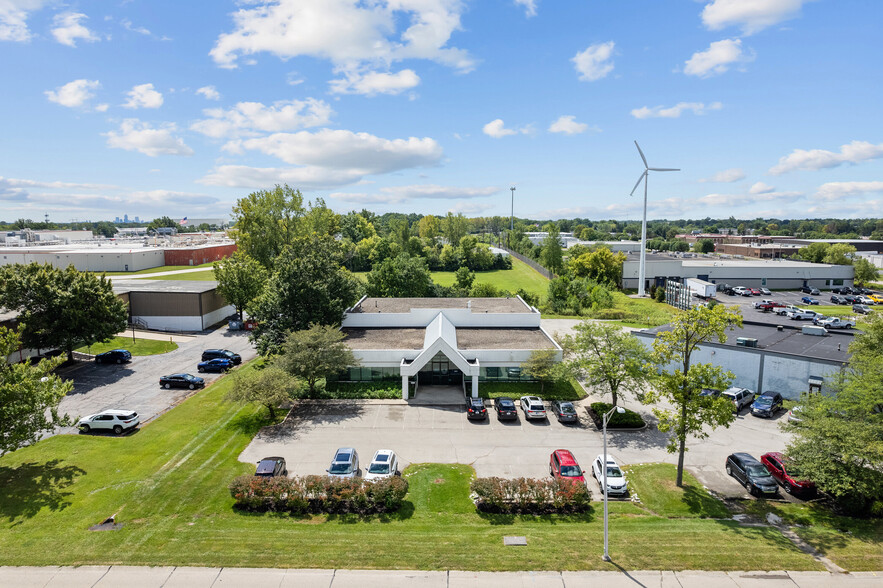 Primary Photo Of 4495 Saguaro Trl, Indianapolis Showroom For Lease