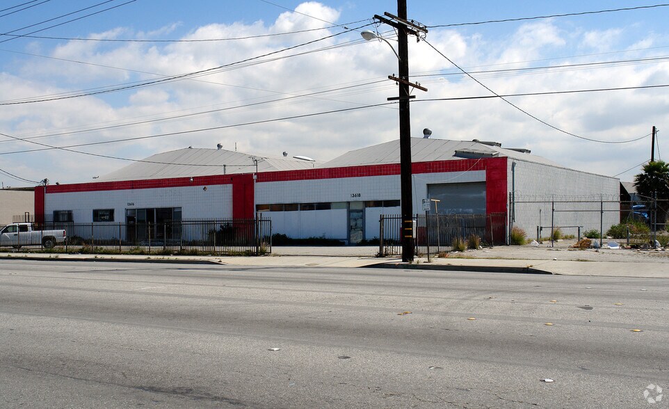 More Photos Of 13614-13618 S Western Ave, Gardena Warehouse For Lease