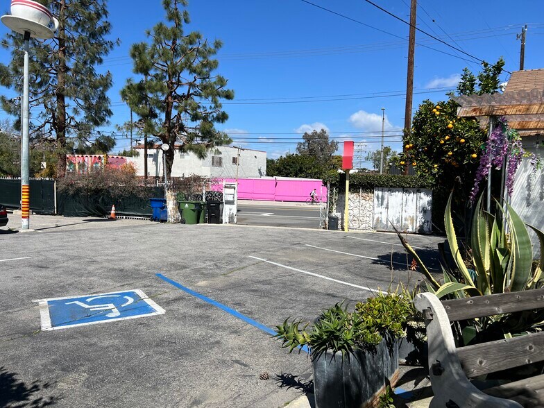 More Photos Of 5740-5754 W Adams Blvd, Los Angeles Storefront Retail Office For Lease