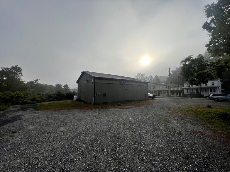 More Photos Of 45 E Bacon St, Pottsville Light Distribution For Lease