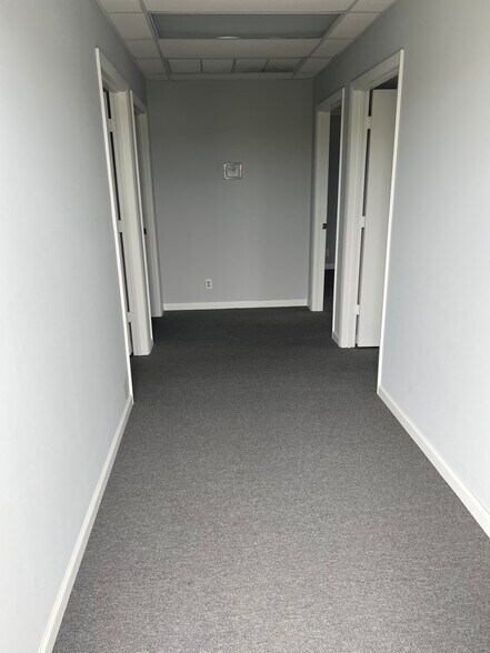 More Photos Of 106 Commerce Way, Jupiter Warehouse For Lease