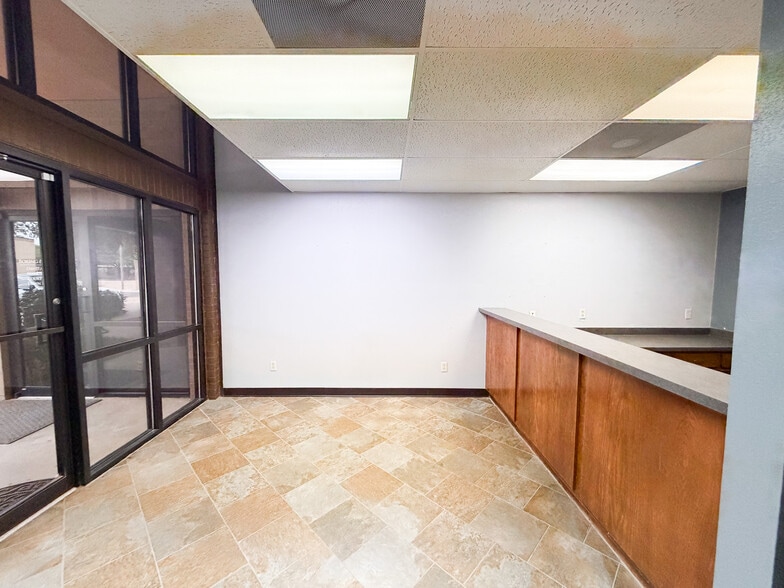 More Photos Of 3711 20th St, Lubbock Office For Sale