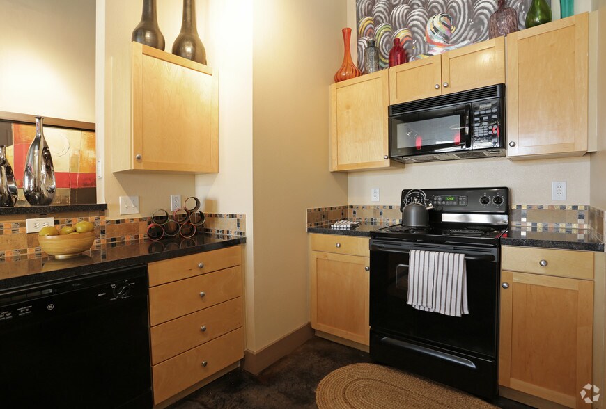 More Photos Of 2000 E Arapaho Rd, Richardson Apartments For Lease